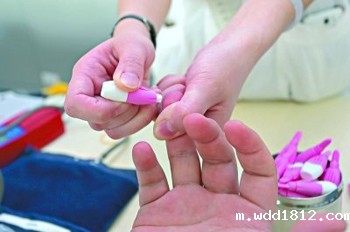 采取末梢血的准备和作用