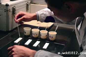 尿液分析仪标本的收集与保存