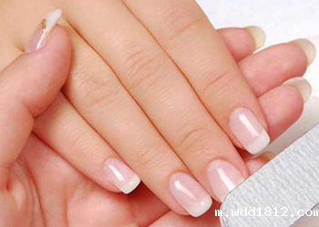 指甲看血气不足